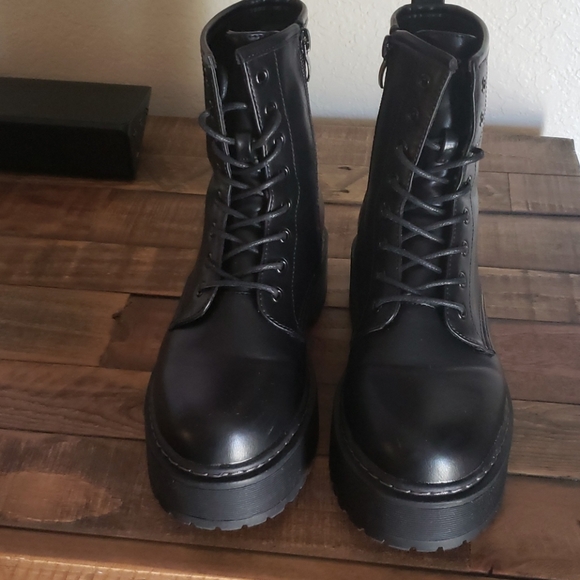 steve madden betty combat boots